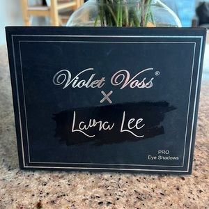 Violet Voss x Laura Lee PRO Eye Shadow palette